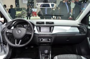 2015-Skoda-Fabia-Combi-dashboard.jpg
