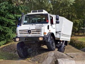 Mercedes_Unimog.jpg