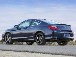novoe-kupe-Honda-Accord-2016-sboku.jpg