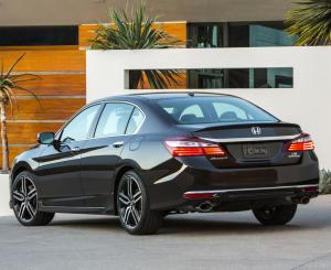 zadnyaya-chast-Honda-Accord-2016.jpg