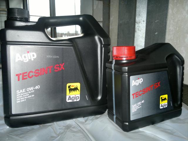 Масло в черной канистре. Масло Eni 10w30. Масло Agip Eni 0w50. Масло Agip SAE 20w40.. Agip 0w20 масло моторное 1л.