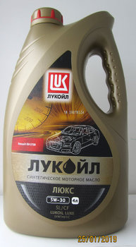 Лукойл-Люкс-Синтетическое-5W-30-photo1.jpg