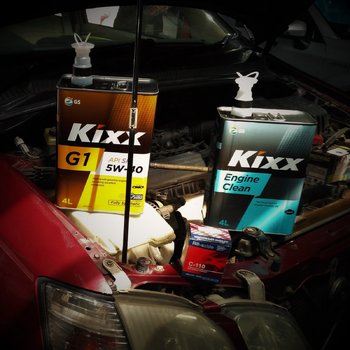 Kixx G1 5W-40 и Kixx Engine Clean.jpg