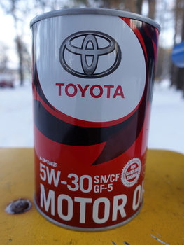 Toyota-Motor-Oil-5W-30-API-SN-photo1.jpg