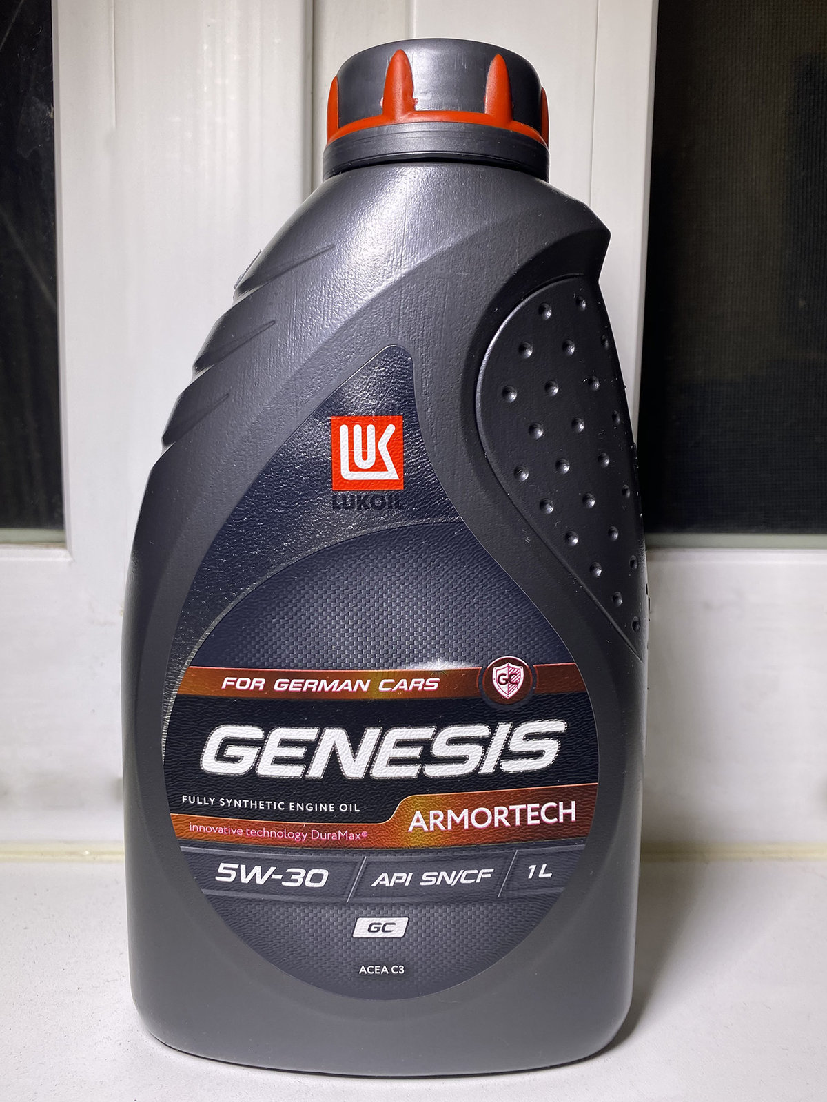 Lukoil Genesis Armortech GC 5W-30 (API SN/CF, MB-229.51, C3, VW 504 00/ .