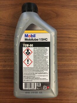 Mobil Mobilube 1 SHC 75W-90 photo2.jpg