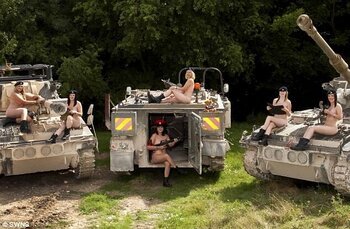000tanks1.thumb.jpg.a35f297b59c973a82e380603c776bed9.jpg