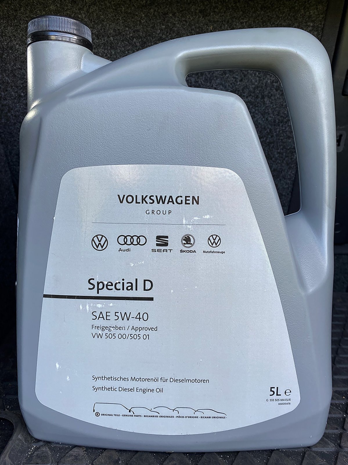 Масло vw 505. Special g VW 508 масло моторное. Масло Фольксваген 5w40 Special d. Оригинальное масло Фольксваген 5w40. Оригинальное масло Фольксваген 5w40 Special d.