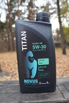 Novus Titan 5W-30 photo1.JPG