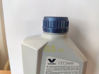 Valvoline Synpower MBO 5W-40 photo3.jpg