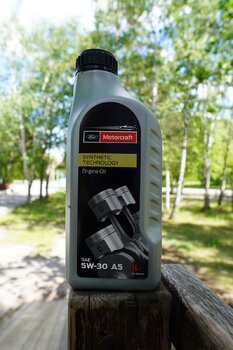 Ford Motorcraft Synthetic Technology 5W-30 A5 1.JPG