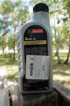 Ford Motorcraft Synthetic Technology 5W-30 A5 2.JPG