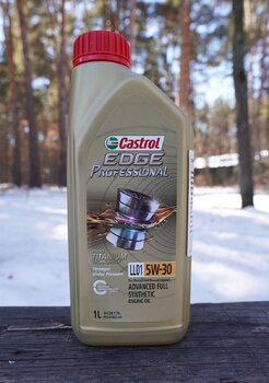Castrol EDGE Professional LL-01 5W-30 A3-B4 1.JPG