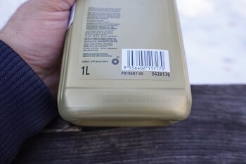 Castrol EDGE Professional LL-01 5W-30 A3-B4 3.JPG